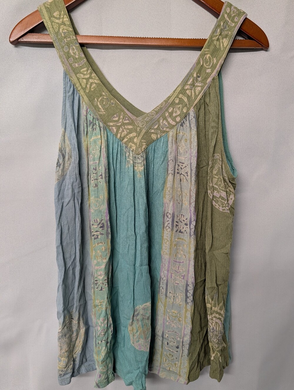 The Pyramid Collection 🌿Sage & Teal Boho V-Neck Sleeveless Tank Size XL